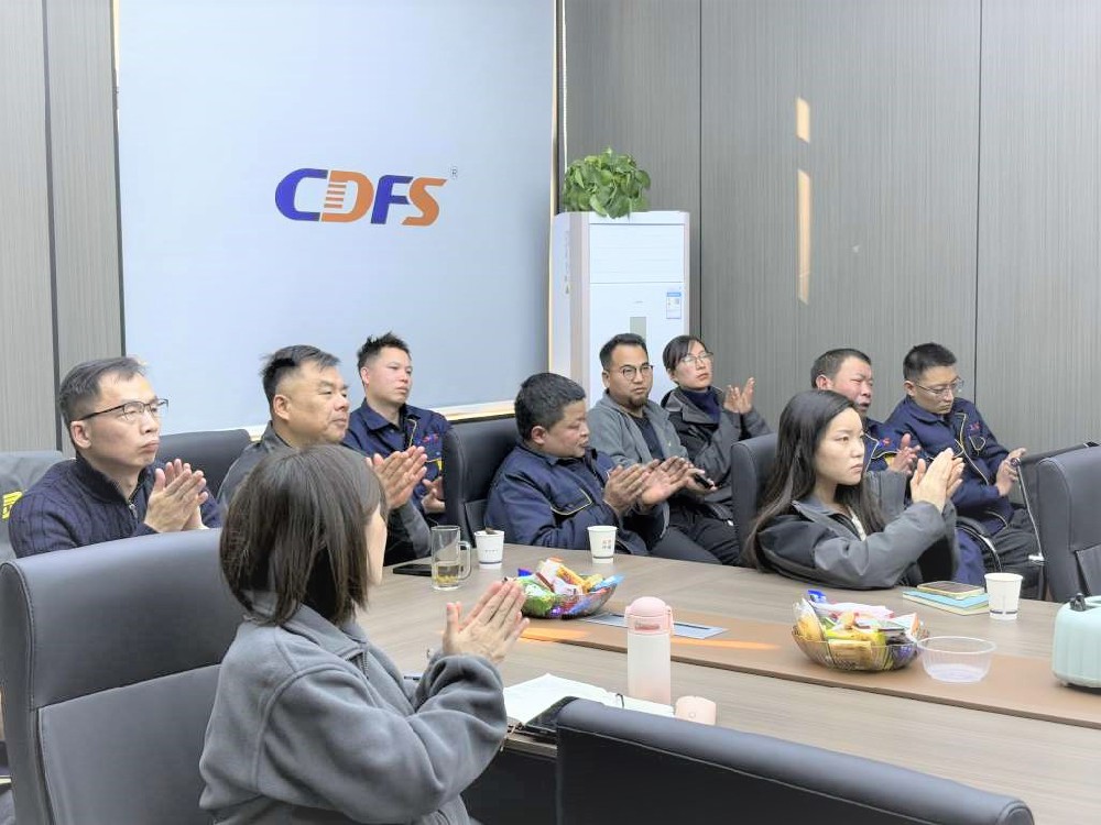 多靈年度經(jīng)營分析會盛況啟幕，共繪2025發(fā)展新藍圖